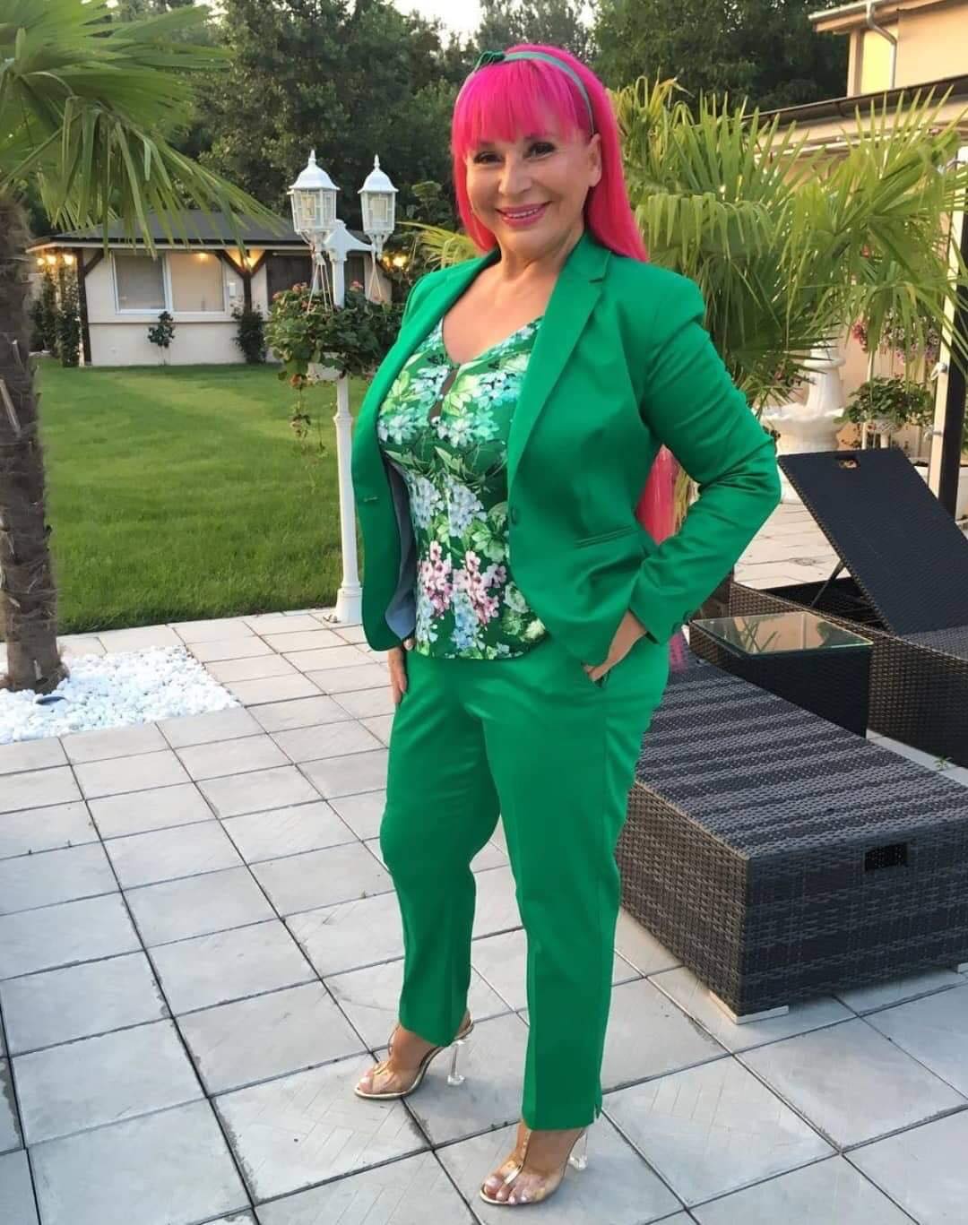 ŽIVELA U SIROMAŠTVU, A SAD U LUKS VILI Ovako izgleda renovirana kuća Zorice i Kemiša: Sve u zlatu, kristali, a ova soba je POSEBNA