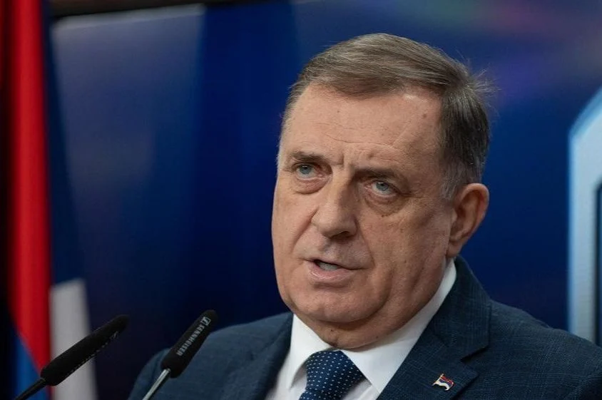 Dodik o Schmidtovoj odluci da mu ukine novac: “Dobijam platu putem pošte …”