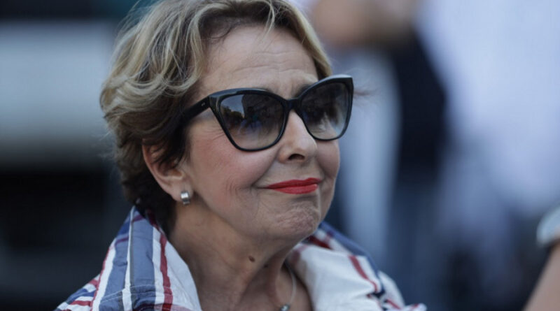 Stan u staroj zgradi, a nameštaj je priča za sebe: Evo u kakvim uslovima živi Ceca Bojković