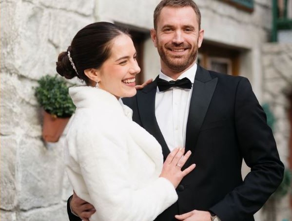 Zgodni glumac nije dugo čekao: Momčilo Otašević ovu lepoticu odveo pred oltar FOTO